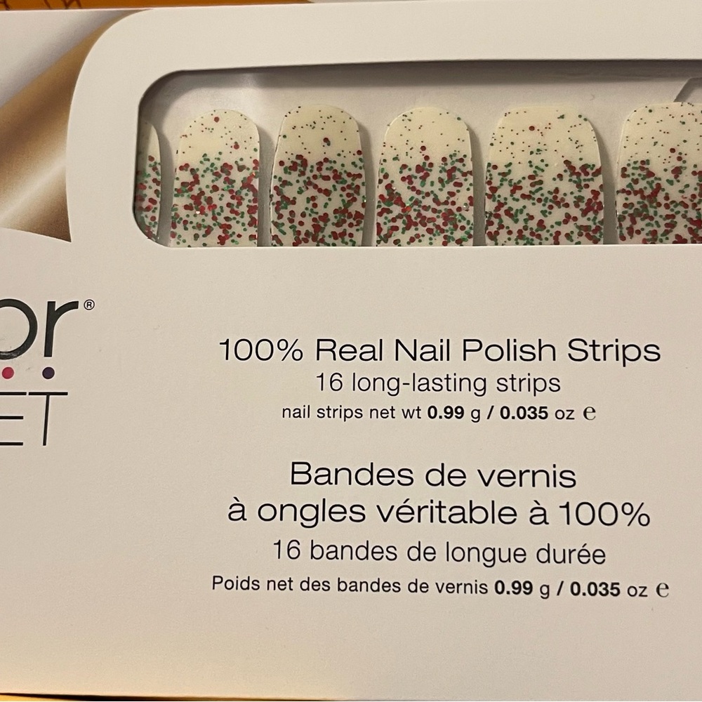 Color Street Festive Glitter Nail Strips UNDER THE MISTLETOE